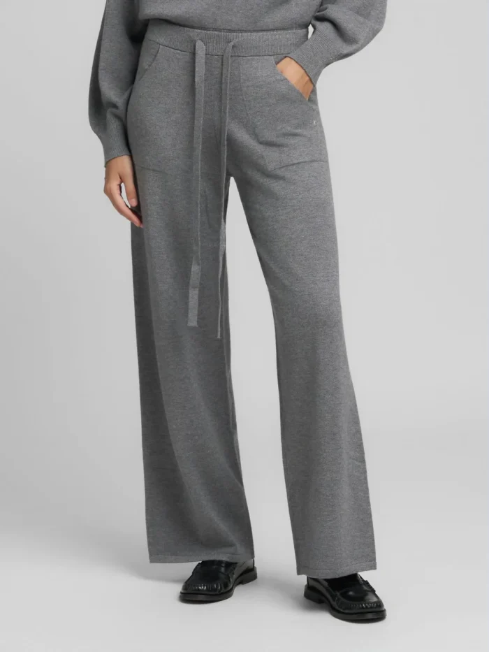 DK3902_000_G23372_M08_2